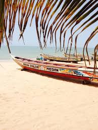 Parties De Peche Avec La Pirogue De La Maison Couleur Passion Www Maison Couleur Passion Com Paysage Africain Pirogue Paysage