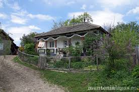 Posts about case traditionale romanesti written by ana. Muntenia Vallachia Romania Traditional Homes Case Traditionale Romanesti Romania Dacia