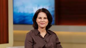 Wir freuen uns, wenn sie am 31. Wie Anne Will Vergeblich Versuchte Annalena Baerbock Zu Grillen Politik Nordbayern De