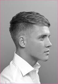 Mannerfrisuren Kurz Undercut Mit Bildern Frisuren Haarschnitt Manner Herren Frisuren Locken Kurz