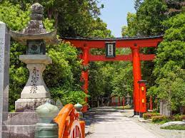 朱塗りの壮麗な社殿が本宮と対照的な熊野速玉大社 熊野三山 アカジンジャーナル アカジンジャーナル 本宮 神社 大社