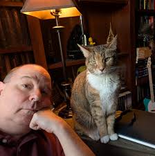 WE SOLVE CRIMES but who is the detective and who is the sidekick