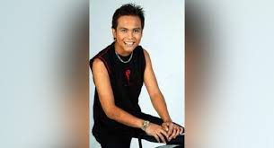 Selepas tajul, awis dan khalis mengikut jejak langkah allahyarham achik spin, kini kakak kepada tajul iaitu beby acha turut. Adik Arwah Achik Pasang Pengawal Peribadi