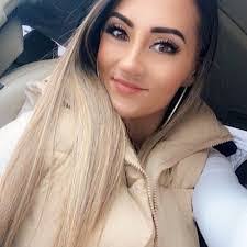 Jenny Stringer's Instagram, Twitter & Facebook