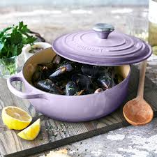 Le Creuset Round Wide Dutch Oven 3 5 Qt Sur La Table Le Creuset Purple Kitchen Creuset