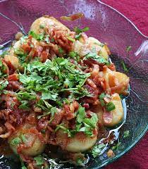 Based On A Recipe By Nigella Lawson This Easy To Cook Pan Fried Scallops And Bacon Ditches Nigella S Crumbled Bacon Recipes Fried Scallops Pan Fried Scallops