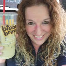 got my iced coffee, cheers friendz❗️