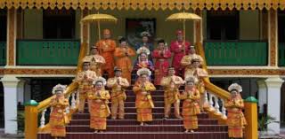 Nama permainan itu ialah perahu jong. Ciri Khas Budaya Melayu Lancang Kuning