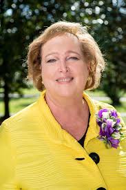 Beth Koon's Instagram, Twitter & Facebook