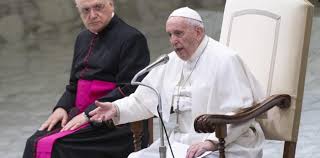 Papież franciszek napisał, że w czasach cierpienia z powodu pandemii potrzebni są kapłani i osoby konsekrowane o otwartych sercach, ze zdolnością do poświęcenia, współczucia i dawania nadziei. Papiez Franciszek Do Polskich Pielgrzymow Dajcie Przyklad Braterskiej Wrazliwosci I Hojnosci Radiomaryja Pl