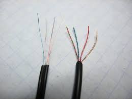 Sambung wayar hitam yang memasuki kotak suis 3 arah terakhir ke tiang kanan atas suis 3 arah. Cara Membuat Fon Telinga Dengan Tangan Anda Dengan Palam Usb Dengan Mikrofon