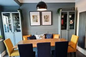 Note that the furniture is pushed away from the walls. Diy Savvy Couple With 4 Kids Transform Dining Room In Just Three Days For 600 Mirror Online