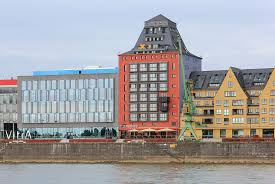 Schön möblierte, lichtdurchflutete wohnung im 2. Rheinauhafen Koln Wohnen Und Arbeiten In Architektur Ikonen
