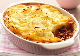 Le Hachis Parmentier Ou Hachis Parmentier Est Un Plat A Base De Puree De Pommes De Terr Recette Hachis Parmentier Facile Recettes De Cuisine Hachis Parmentier