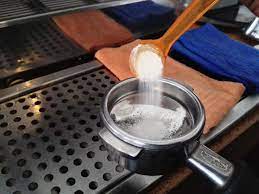 Barista Tutorials: How To Clean Your Espresso Machine In 2 Simple Videos -  Perfect Daily Grind