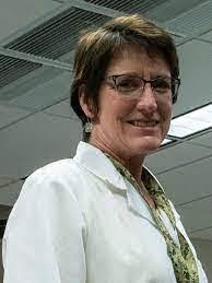 Leslie Putman's Instagram, Twitter & Facebook