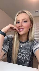 Audrey Fetters's Instagram, Twitter & Facebook