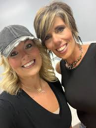 I didn't take many pics like I usually do but if you have pics from last  night with me put them in the comments so I can save them!! Thank you Cabell