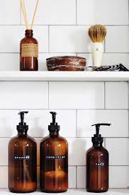 Kit Higiene O Que E Como Organizar O Que Colocar E Dicas Em 2020 Decoracao Banheiro Vidro Ambar Decoracao Do Banheiro