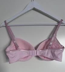 Se produkter som liknar Body Zone by KappAhl rosa bh,.. på Tradera  (666158439)