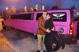 Servicio de representacion con limusinas. Impresionante Foto Del Pilar Y Hummer Rosa De Limusinas Zaragoza Limusinas Zaragoza Tripadvisor