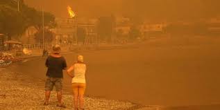 Le strade sono poche, le spiagge bellissime ma remote, ci sono sterrati su sterrati e quattro ruote motrici sono benvenute scoprire l'entroterra, per visitare il quale non bisogna avere paura di affrontare il. Kaaitgrkroslum