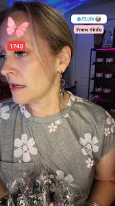 Ramee Jewel Bombshell added a new...