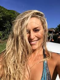 Gorgeous Lindsey 😍 how do you feel about me??