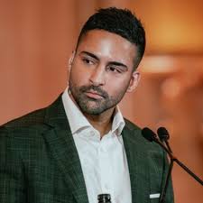 Robert Grim (@RobRevolution)