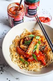 Pan Fried Noodles With Chilli Garlic Vegetables The Twin Cooking Project By Sheenam Muskaan Recipe In 2020 Pan Fried Noodles Vegetarian Recipes Noodles