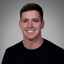 When I first voiced my desire to be a leader, my mentor told me something  along the lines of "great leaders don't just manage people—they uplevel  everyone around them...