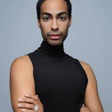 HELLO MI LINDA GENTE !!!! Feliz Domingo 😁 Les cuento que ando GRABANDO un  Video en un SAFARI para el Canal de #Youtube. Y por cierto me encontré con  mi hermano perdido.