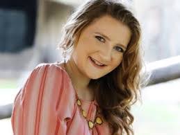 Sara Irvine's Instagram, Twitter & Facebook