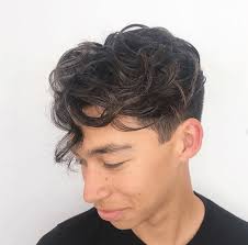 Lea nuestros «cortes de pelo para chicos 2022 bigotes falsos con forma puntiaguda se convierten en acento real en cortes de pelo para chicos 2022. Cortes De Pelo Y Peinados Para Ninos Y Adolescentes Primavera Verano 2021 Modaellos Com