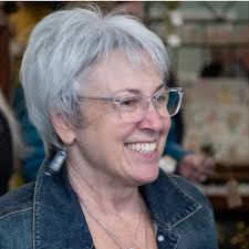 I would like to Welcome Joyce Gold to Endeavors and More with her stunning  fused glass art ❣️ These are absolutely gorgeous and a must see in person!  😊