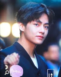 Woah Taehyung Looks Even More Handsome Bare Faced A True Natural Beauty Taehyung Kim Taehyung Bts Taehyung