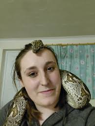 I was born in 36 priors hill in 1973 we moved to Norfolk in 1977. I am  currently tryi