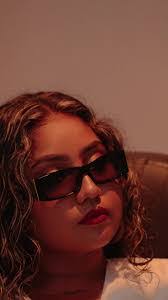 Rebecca Alli's Instagram, Twitter & Facebook