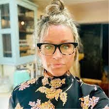 Tonya Oakley's Instagram, Twitter & Facebook