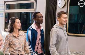 Saison 1 adaptation française (après entre autres celles des allemands, italiens et américains) de la série espagnole du même nom, les bracelets rouges est la nouvelle série phare de tf1. Les Bracelets Rouges Une Saison 4 Sur Tf1 Sans Les Acteurs Principaux Puremedias