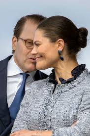 La princesse Victoria de Suède a 45 ans : ses moments de complicité avec  Daniel en 20 photos