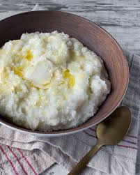 La polenta gialla o bianca anche come dolce o dessert. Polenta Bianca Cos E E Come Cucinarla La Scuola De La Cucina Italiana