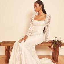 These bridal styles with long sleeves look especially royal. The 28 Best Long Sleeved Wedding Dresses Of 2021