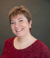 Jennifer Winter's Instagram, Twitter & Facebook