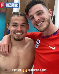 Declan rice is of irish descent and that can be traced from his father's irish parents margaret and jack who are from douglas, a suburb of cork city, ireland. Go2kzxzj1tsf M