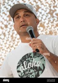 Flora Adler's Instagram, Twitter & Facebook