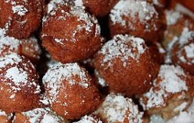 Le frittelle di castagne sono una golosa ricetta da servire come dessert di fine pasto ma anche come delizioso spuntino o sostanziosa merenda. Frittelle Di Farina Di Castagne I Maricaretti