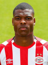 Dumfries, maç boyunca rakip ceza sahasında 11 kez topla buluştu ve bu alanda en başarılı isim oldu. Denzel Dumfries Freundin Vermogen Grosse Tattoo Herkunft 2021 Taddlr