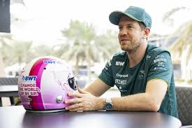 What will do vettel in 2021 ? Neuer Helm Fur Sebastian Vettel Pinkes Design Mit Bwt Deal