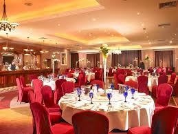 12 Wedding Venue Hotspots Along The Wild Atlantic Way Wedding Venues Beautiful Wedding Venues Venues